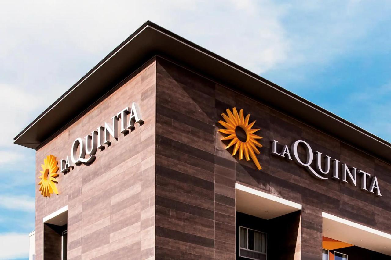 La Quinta Inn & Suites By Wyndham San Antonio Seaworld Lafb Luaran gambar