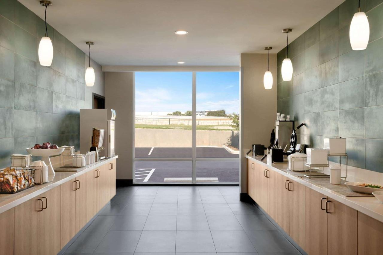 La Quinta Inn & Suites By Wyndham San Antonio Seaworld Lafb Luaran gambar