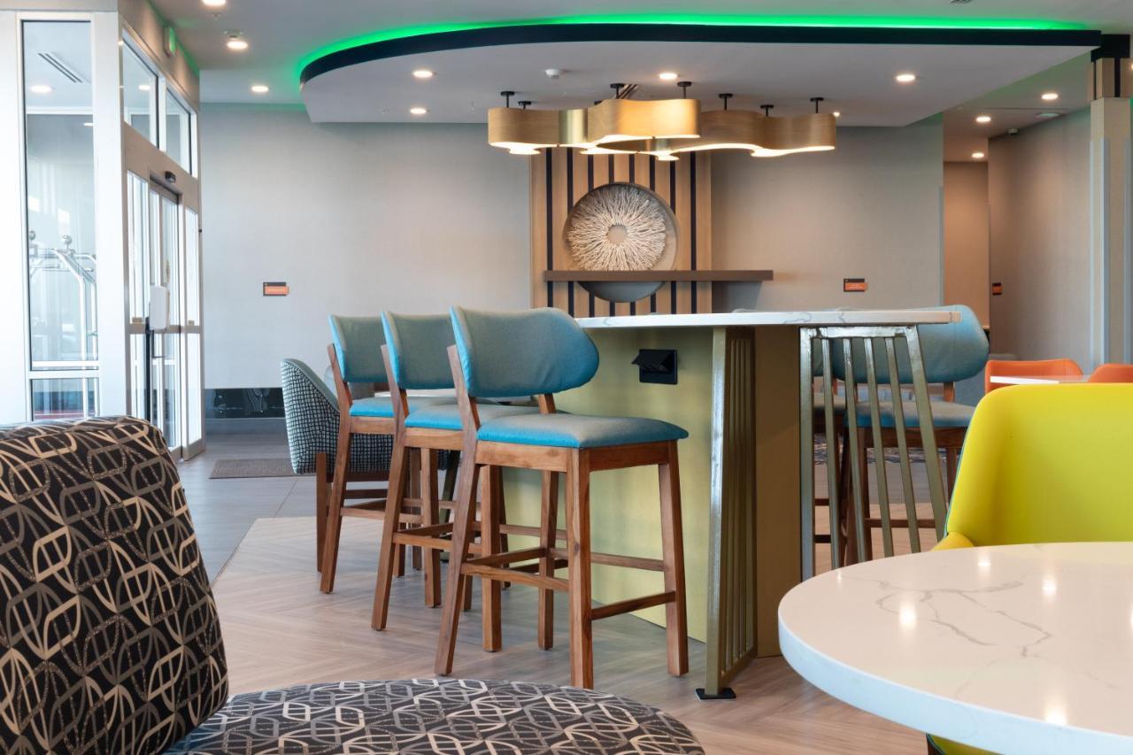 La Quinta Inn & Suites By Wyndham San Antonio Seaworld Lafb Luaran gambar