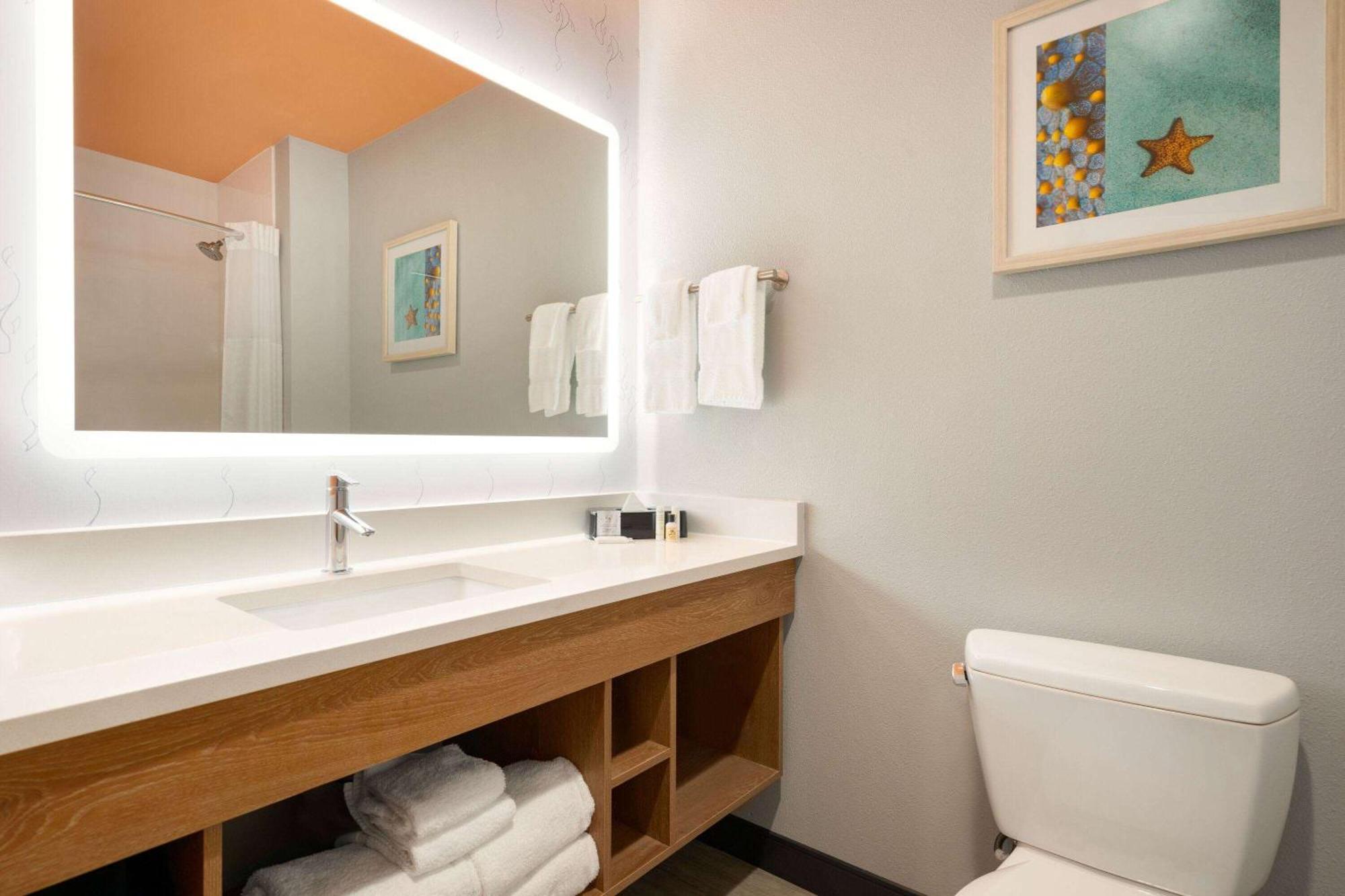 La Quinta Inn & Suites By Wyndham San Antonio Seaworld Lafb Luaran gambar